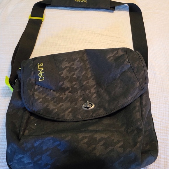 Dakine Brooke Messenger Laptop Bag Like New - Picture 1 of 7